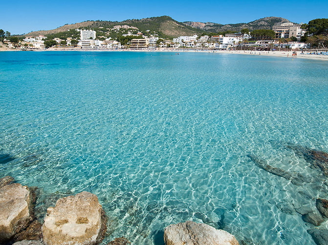Agua cristalina de Playa Palmira