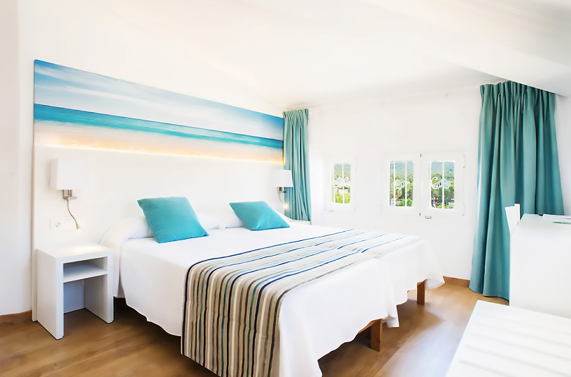 Habitación Doble Habitación abuhardillada con varias ventanas